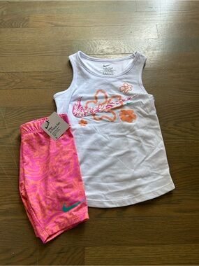 NWT Nike Girls Set size 6